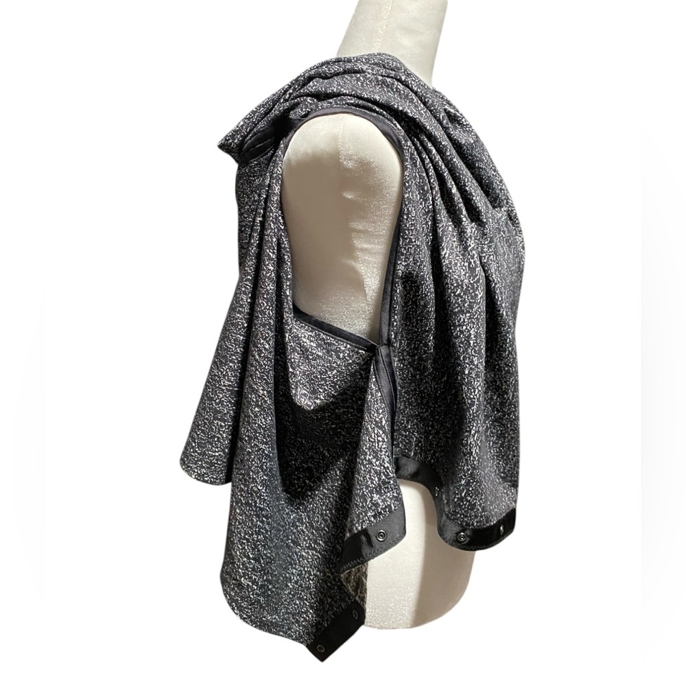 Lululemon Vinyasa Wrap Running Luon Suited‎ Jacquard White Black Sweater Cape - Picture 6 of 8